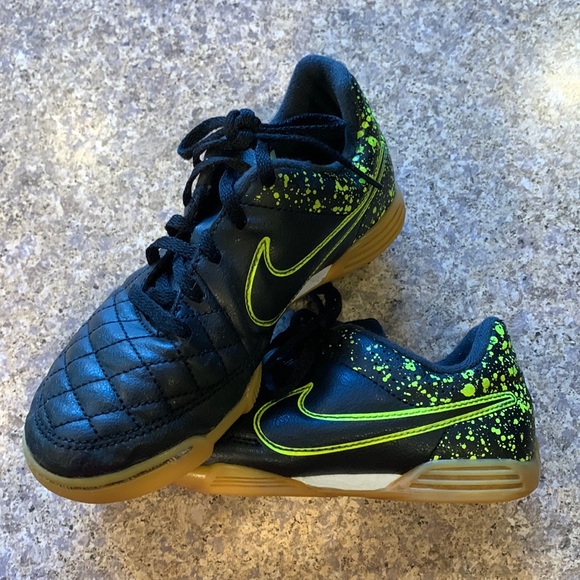 nike mercurial indoor cleats